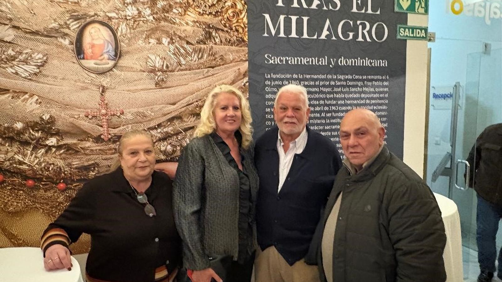Toñi Álvarez, Rosario Santos, Jorge Gómez y Antonio Abad, tras la inauguración.