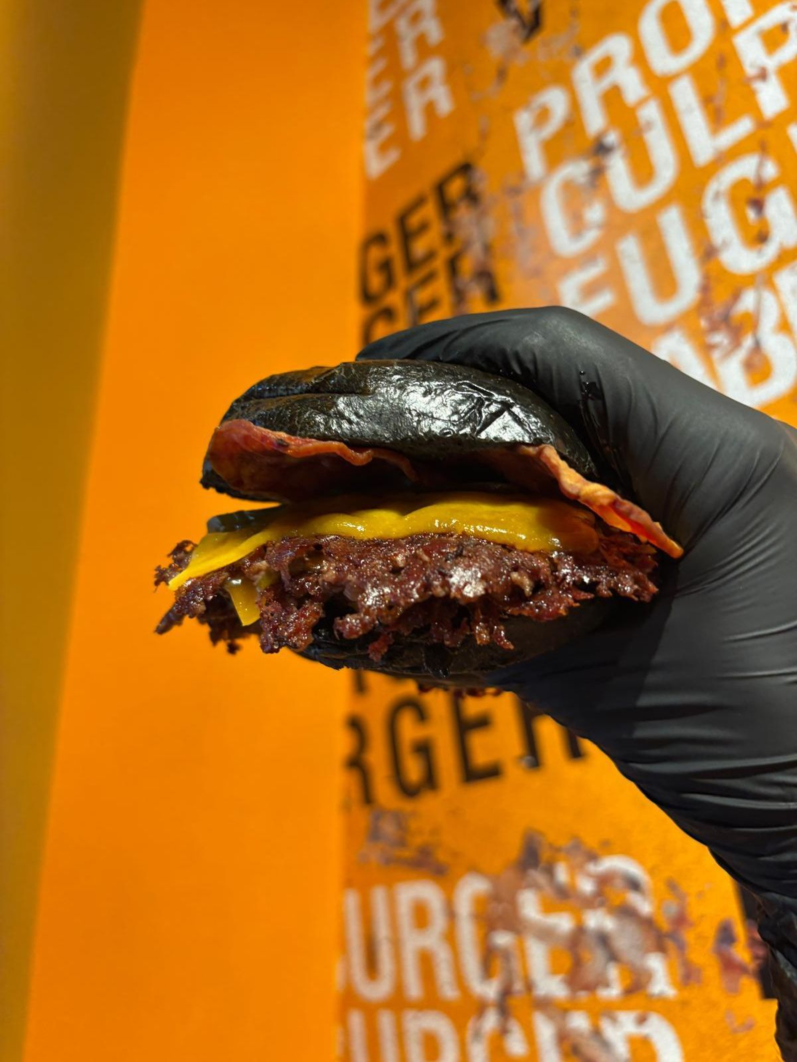 La Bacon Nightmare es una creación en exclusiva que se podrá tomar hasta el 3 de noviembre en la hamburguesería Ilícito.