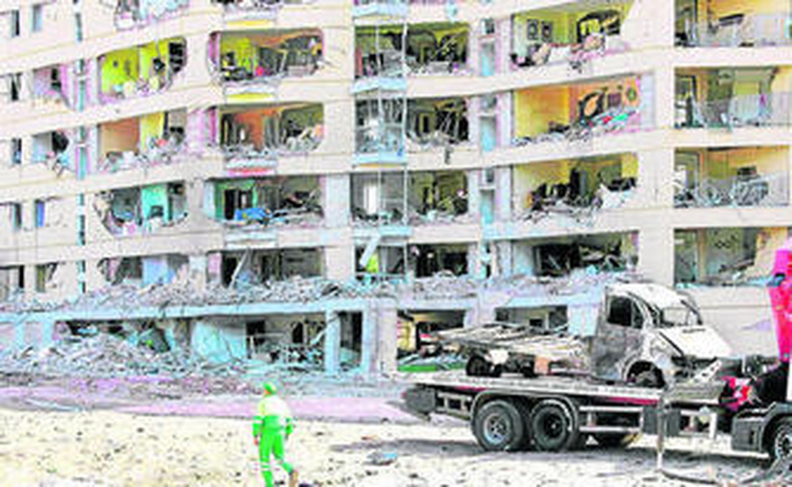 La casa cuartel de la Guardia Civil de Burgos, tras el atentado de 2009.