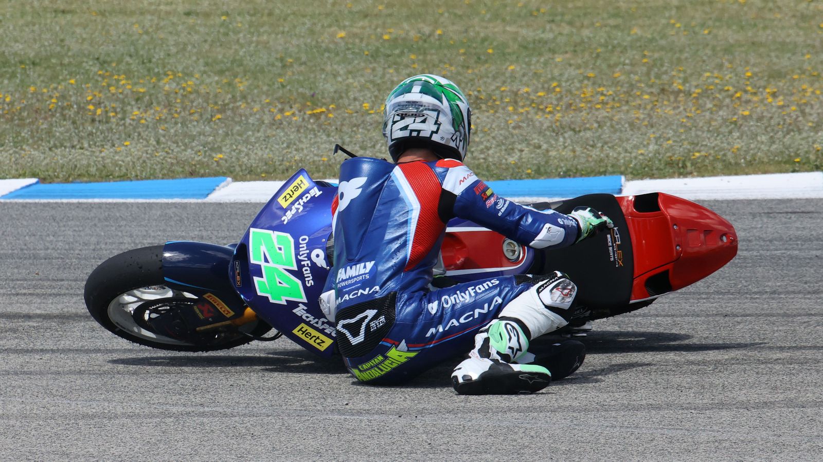 Imágenes de las caídas en las carreras del GP España en Jerez