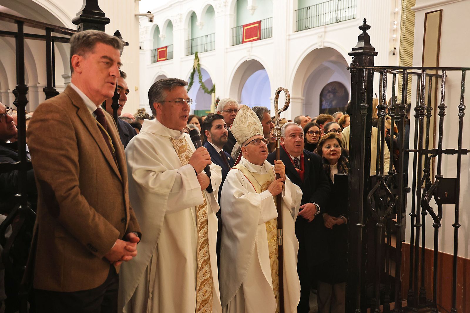Sabatina y Bendición de nuevos atributos para la Virgen del Rocío