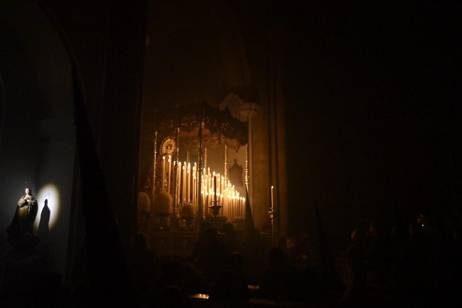 Las mejores imágenes de la hermandad de la Buena Muerte en la Madrugada de Córdoba