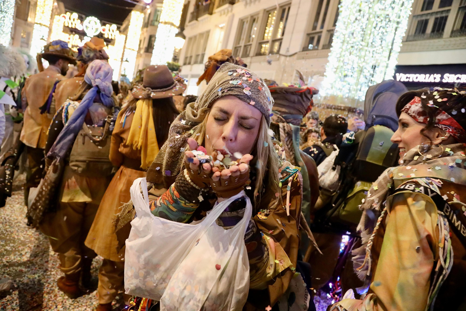 La Batalla de las Flores del Carnaval de Málaga 2024, en fotos