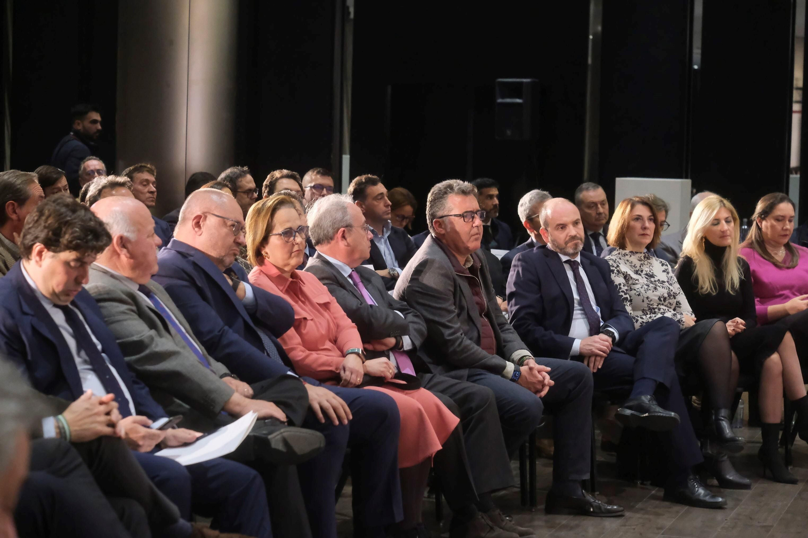 El foro Economía y Sociedad de Asfaco con el alcalde de Córdoba, en imágenes