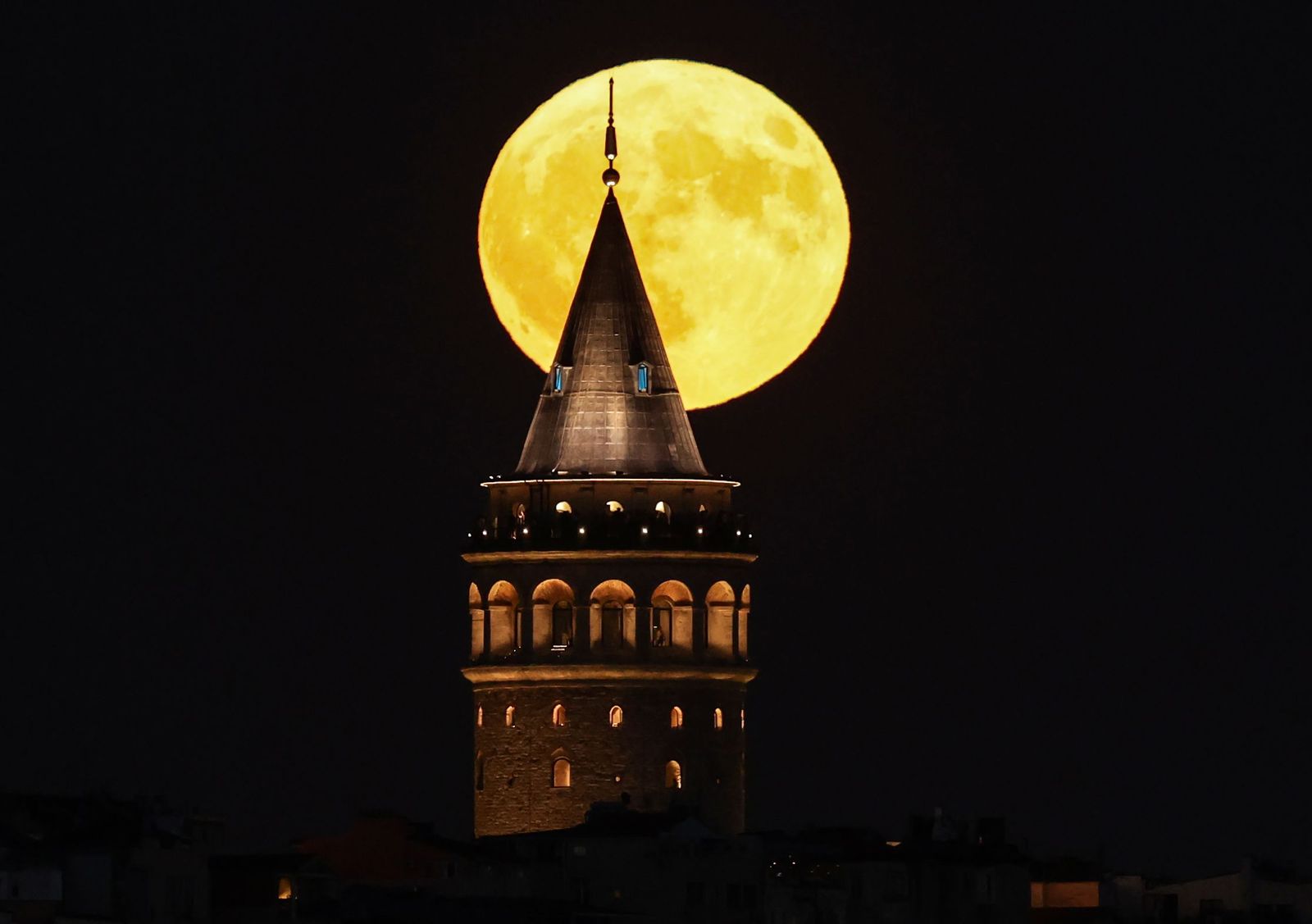 La Superluna azul captada en diferentes partes del planeta: un disfrute visual de la Luna del Esturión