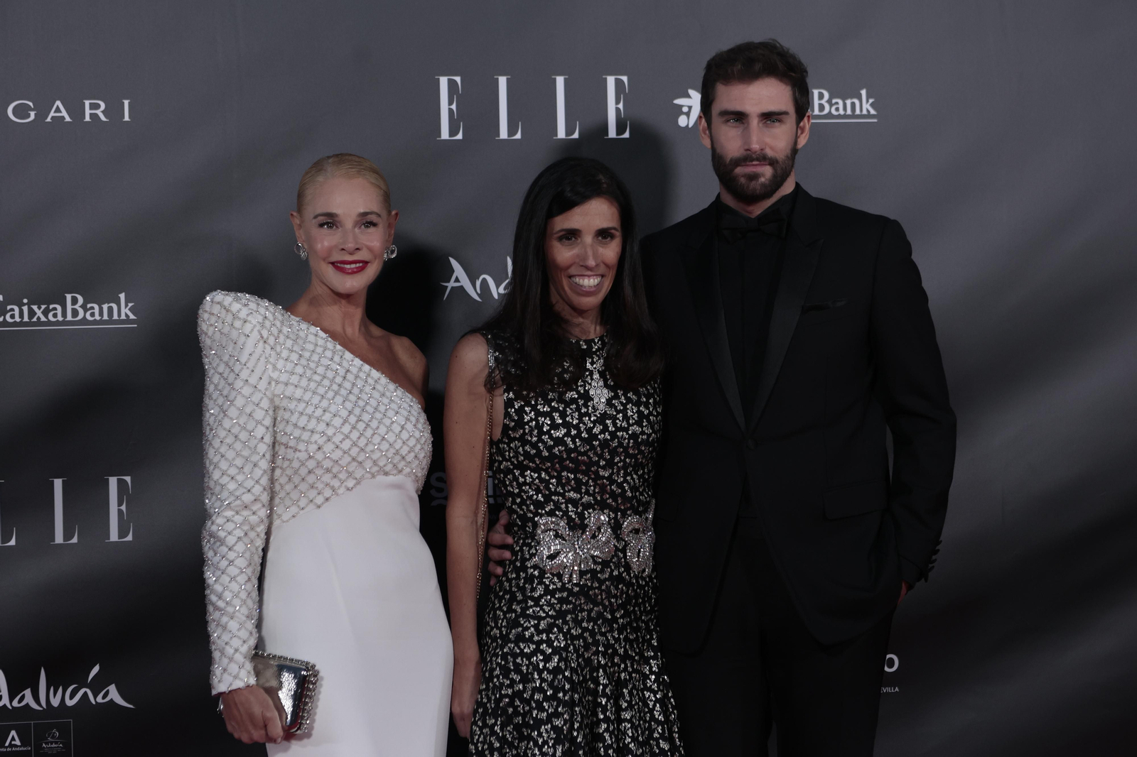 Belén Rueda y Fernando Guallar, presentadores de los premios ELLE Style Awards, con Benedetta Poletti, directora de la revista.