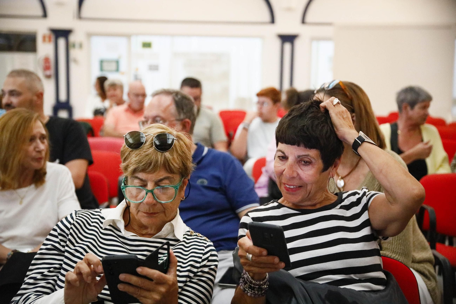 Las imágenes de la presentación del libro "El Clan" de Carmen Mola en Mojácar