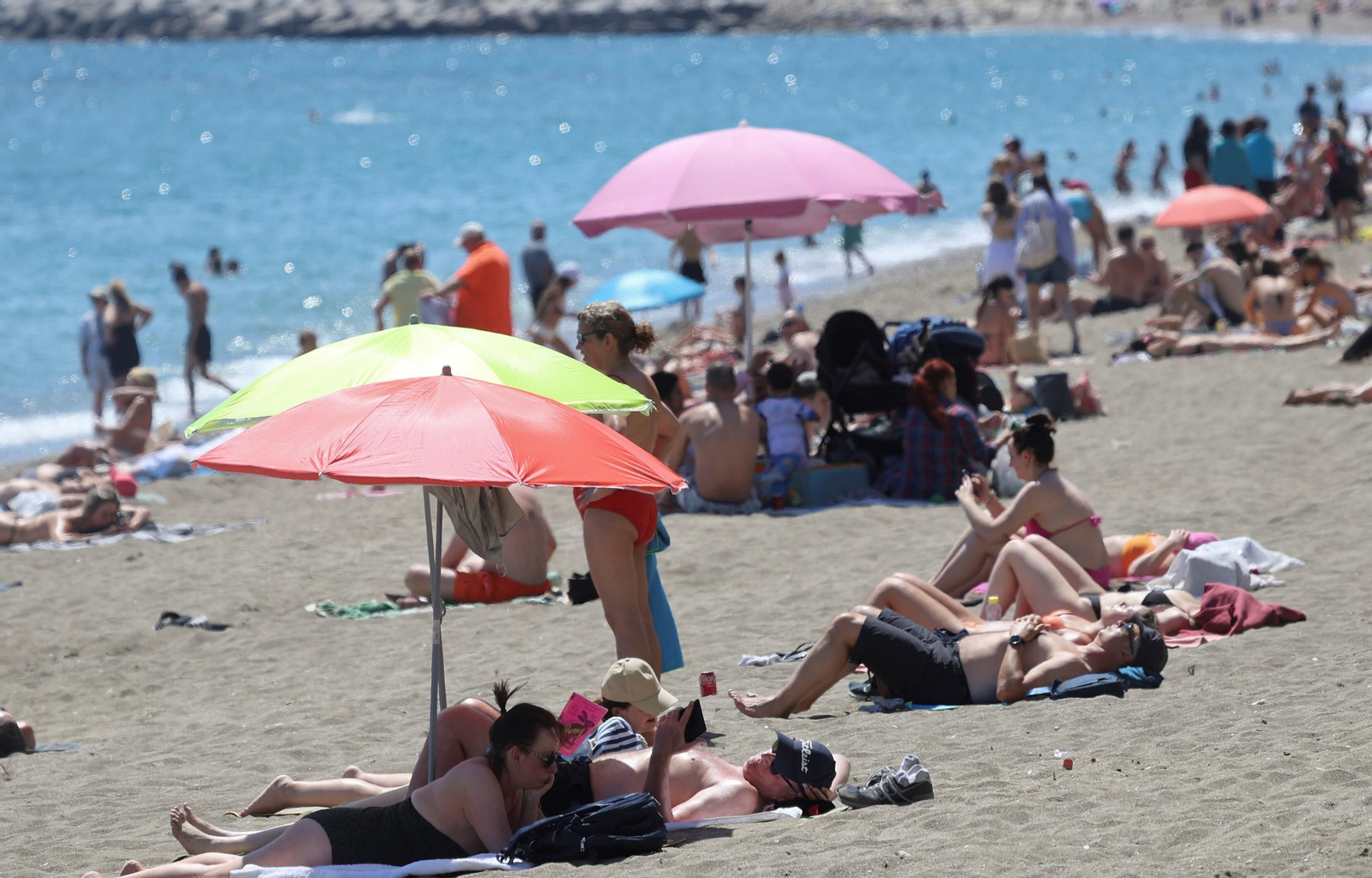 La llegada del terral a Málaga, en fotos