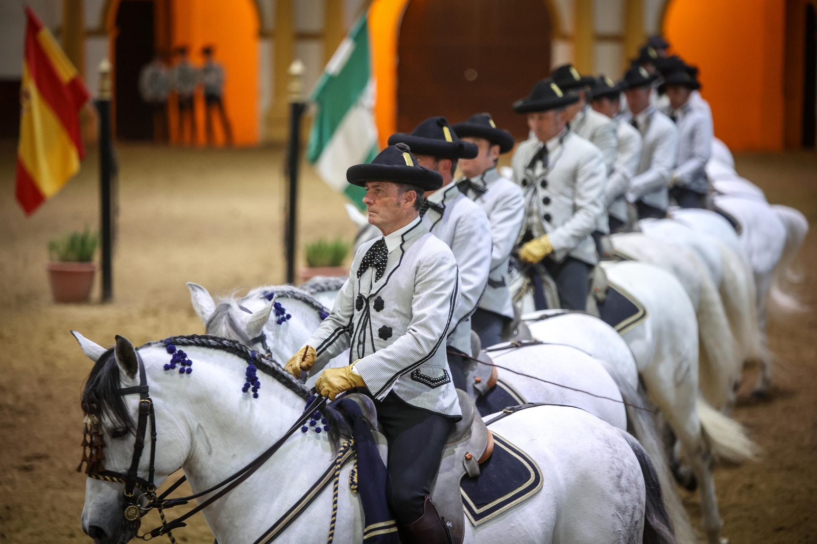 Emotiva despedida del jinete Manolo Ruíz en la Real Escuela