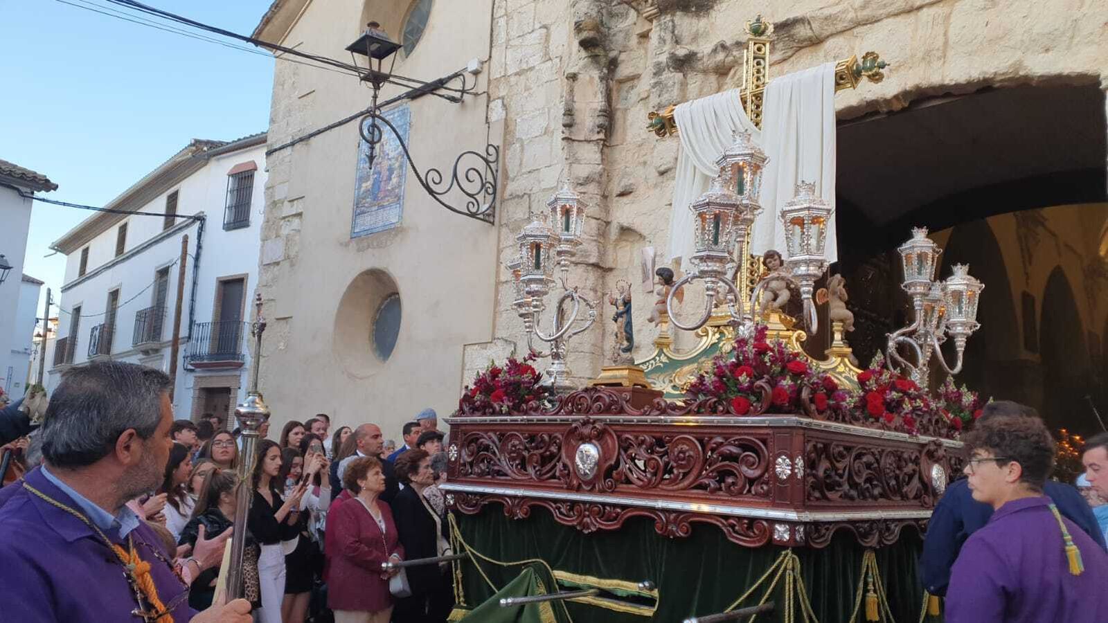 Jueves Santo en Castro del Río: La procesión de la Santa Vera Cruz, en imágenes