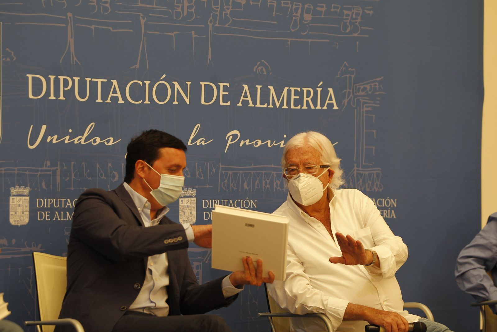 Presentación del libro "La Chanca en Color", del fotógrafo almeriense Carlos Pérez Siquier