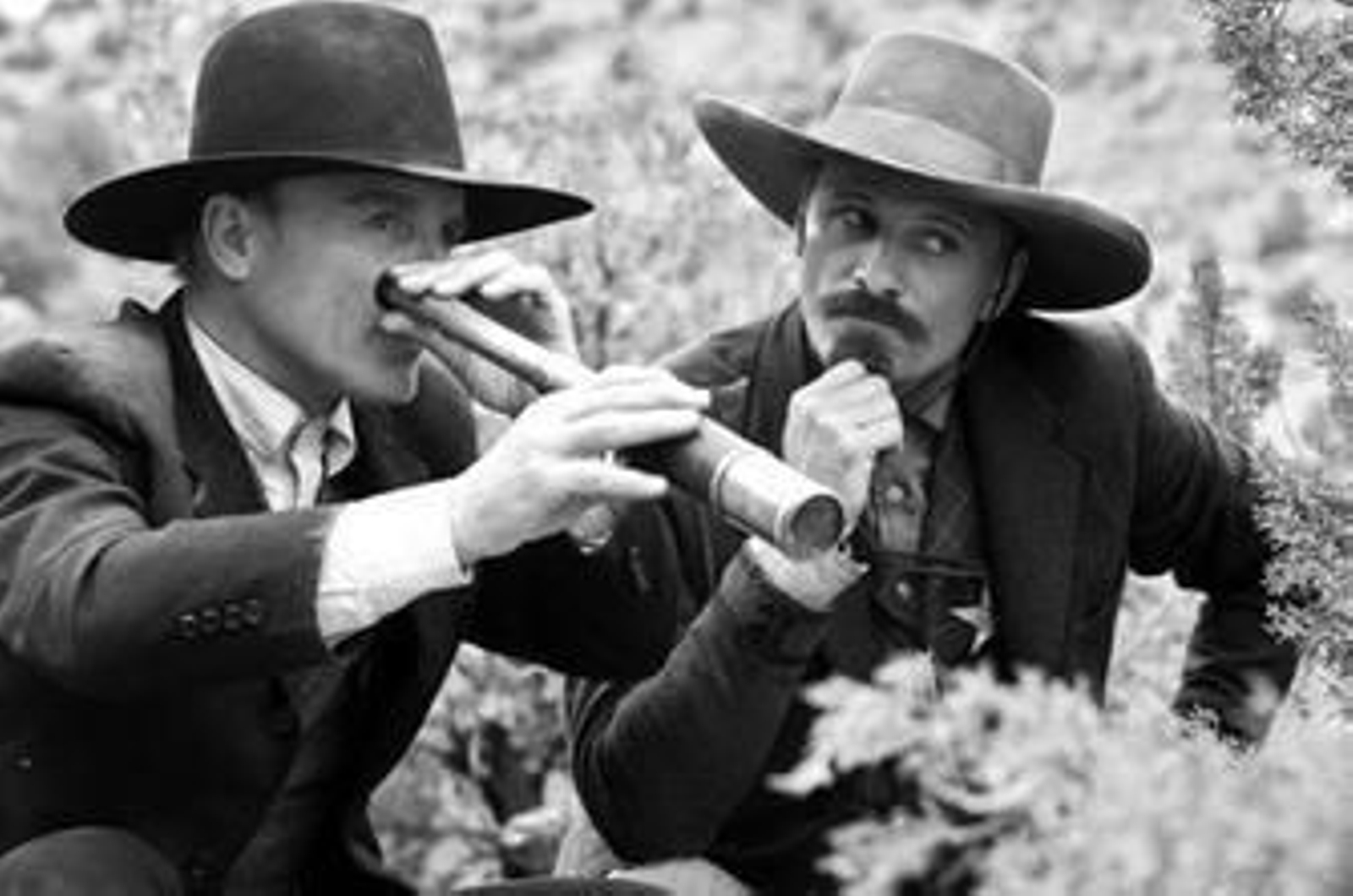 Ed Harris y Viggo Mortensen, compañeros en 'Appaloosa'.