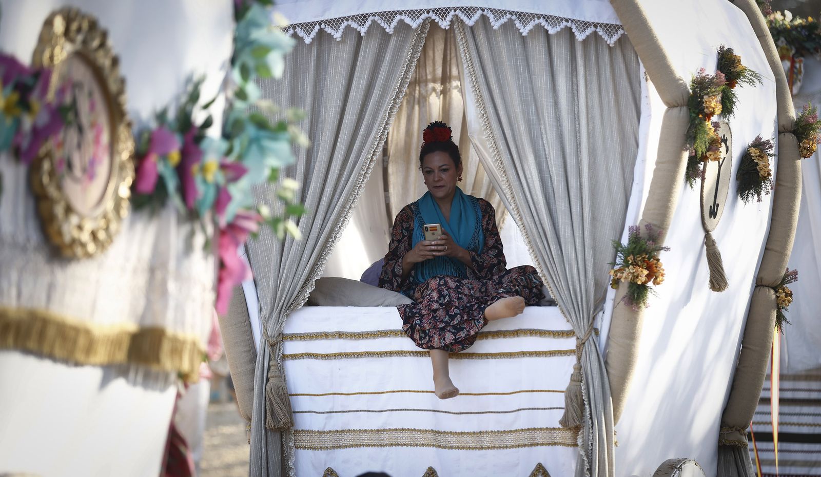 El paso de Triana y Sevilla por el Vado del Quema, en imágenes