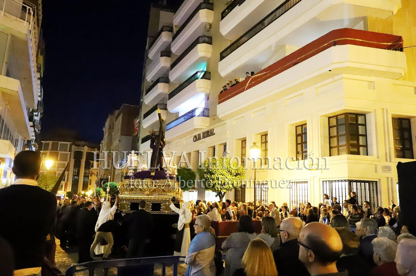 Imágenes de la procesión del Calvario de Huelva