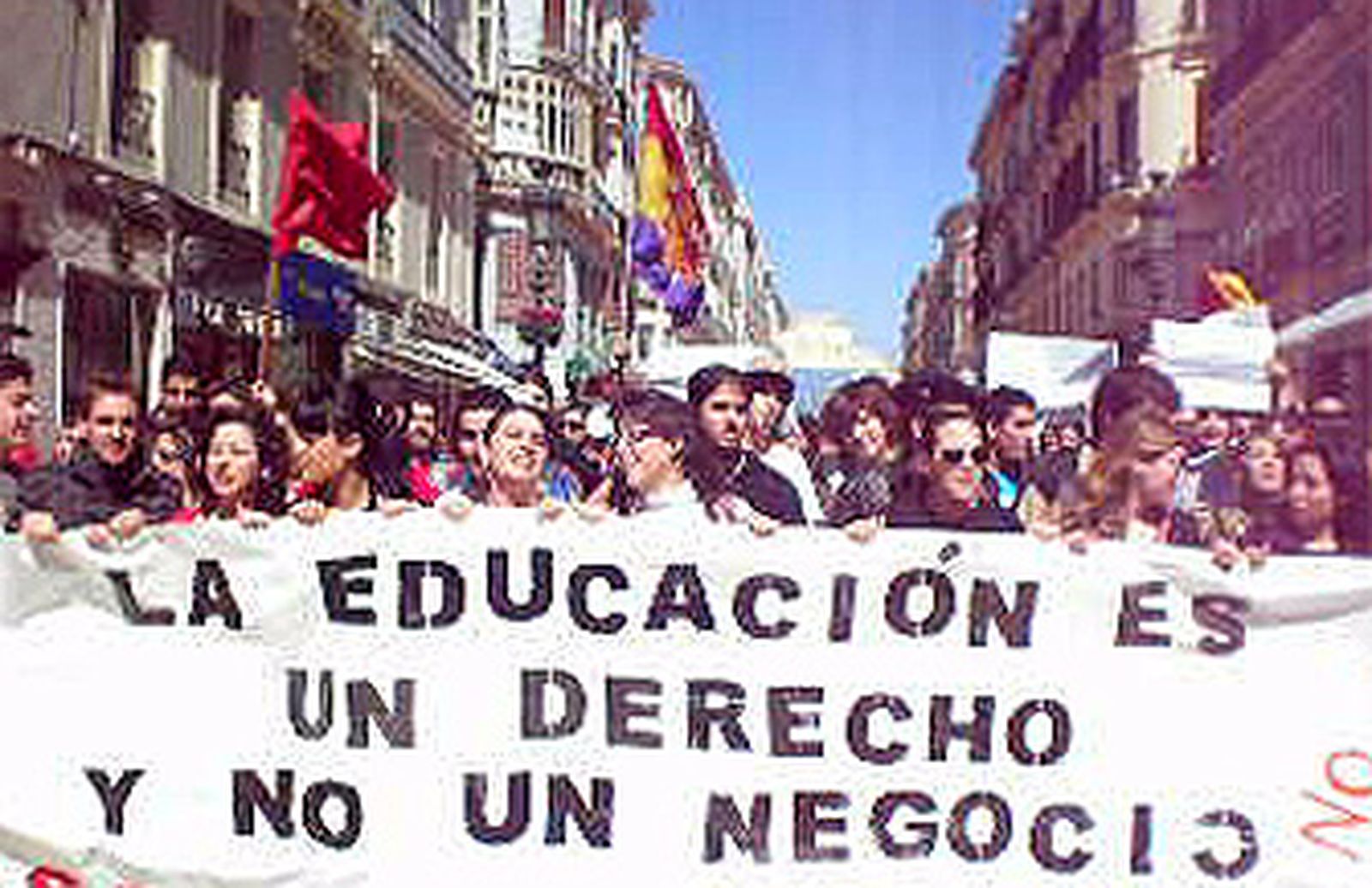 200 jóvenes se manifiestan en Málaga contra Bolonia