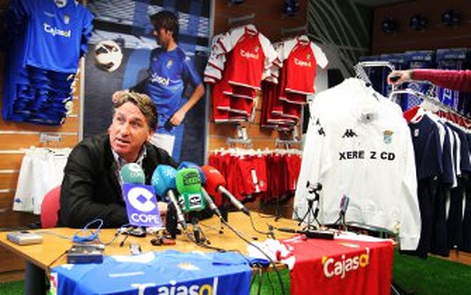 Esteban, irónico: "Si me toca el Gordo, compro el club y hago un campo"