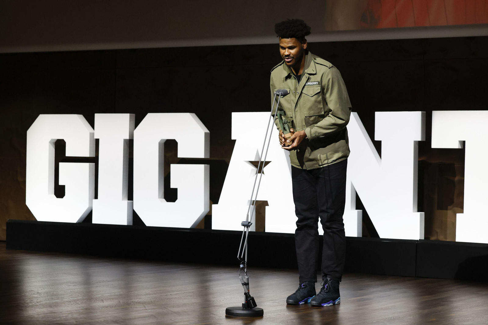 Cristiano Felicio en la gala de la revista Gigantes del Basket.
