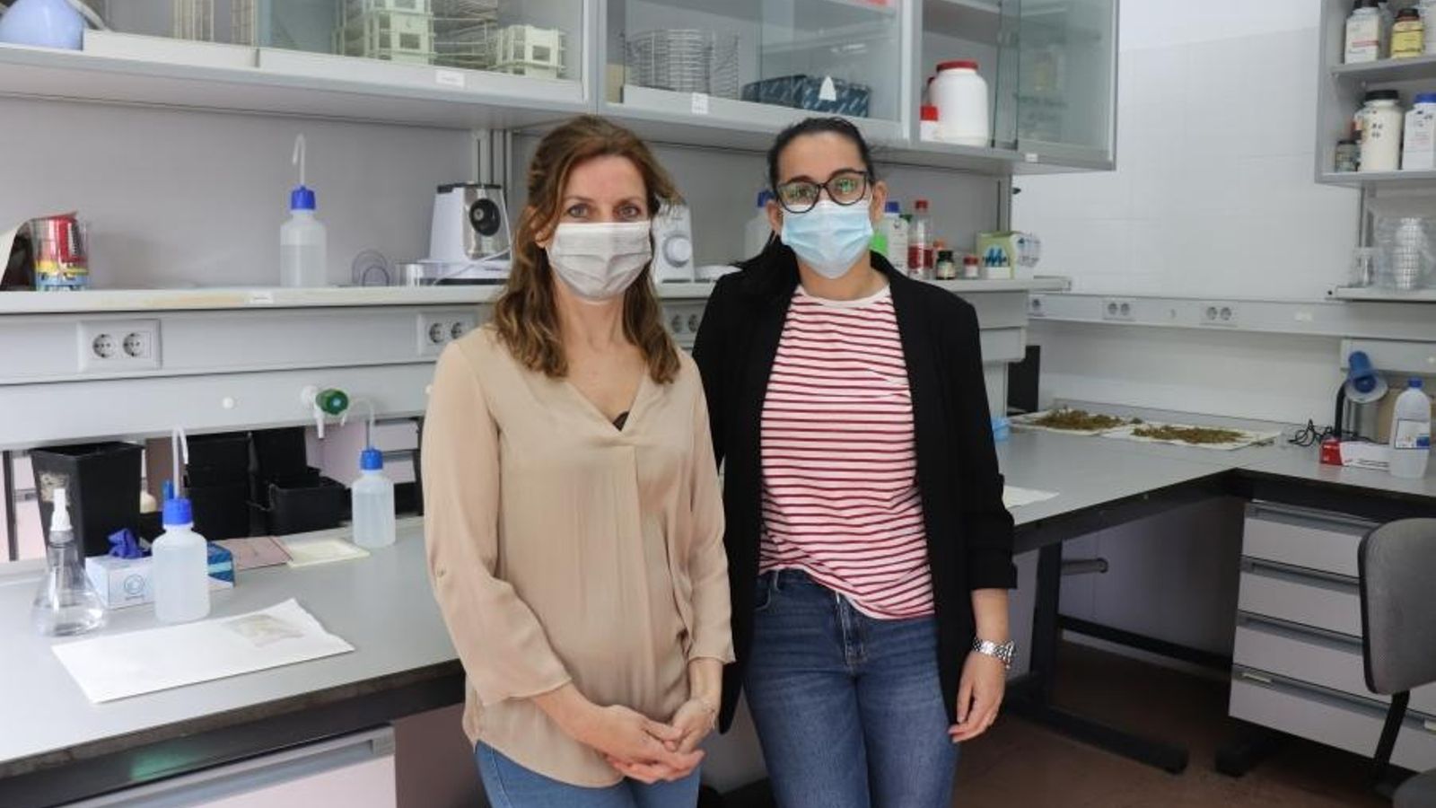 Las investigadoras María Ángeles Castillejo y Lola Rey.