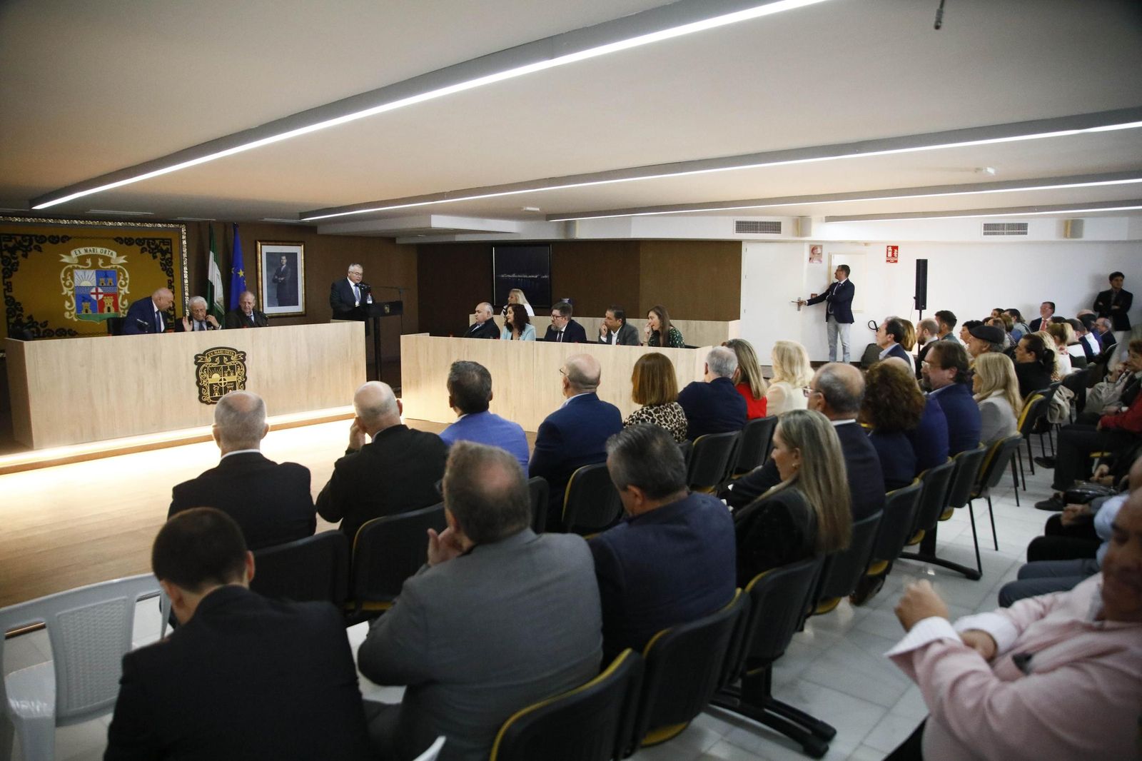 Las imágenes del nombramiento de hijo predilecto de Garrucha a José María Martínez de Haro