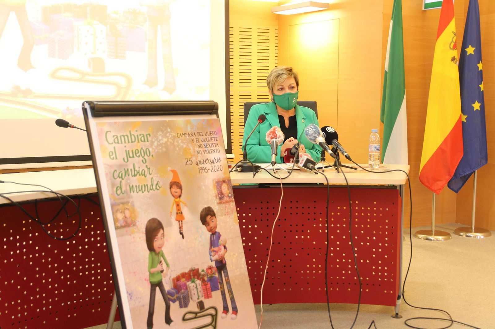María José Navarro durante la presentación de la campaña en la sede del IAM en Almería
