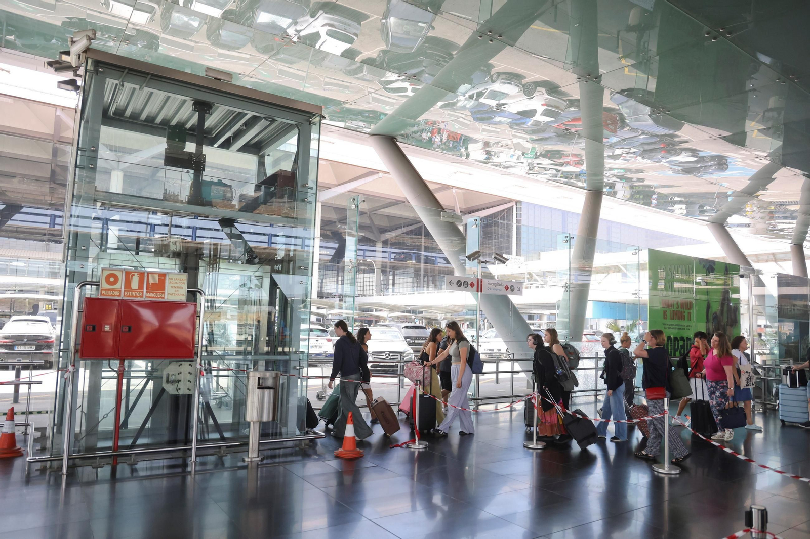 Ascensor roto Cercanías aeropuerto