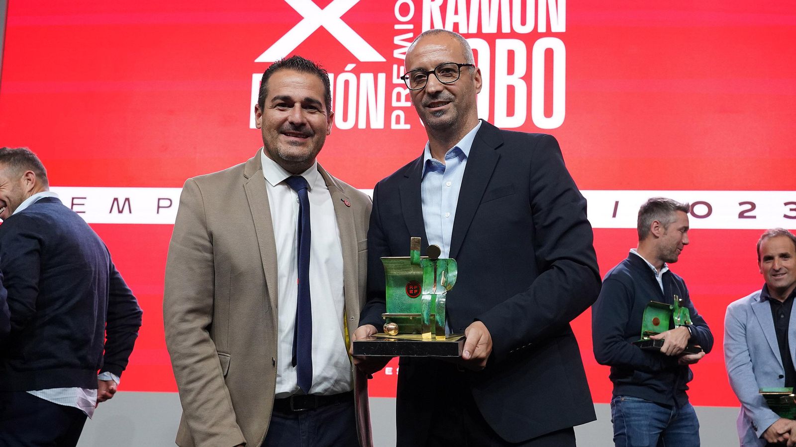Antonio Vadillo y Pablo Lozano, presidente de la Andaluza de Fútbol. Antonio Vadillo y Pablo Lozano, presidente de la Andaluza de Fútbol.
