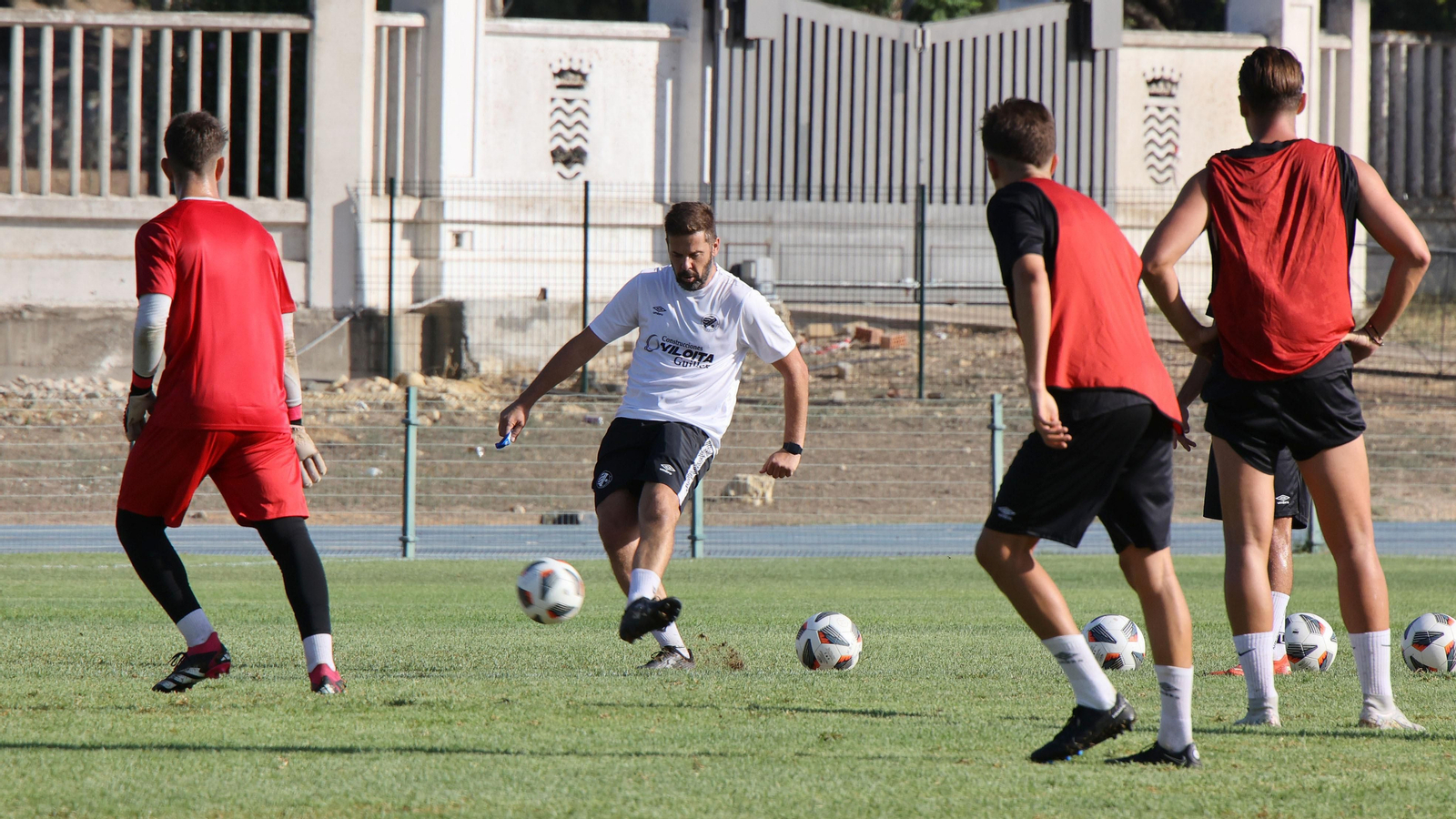 Imágenes del primer entrenamiento de pretemporada del Xerez DFC