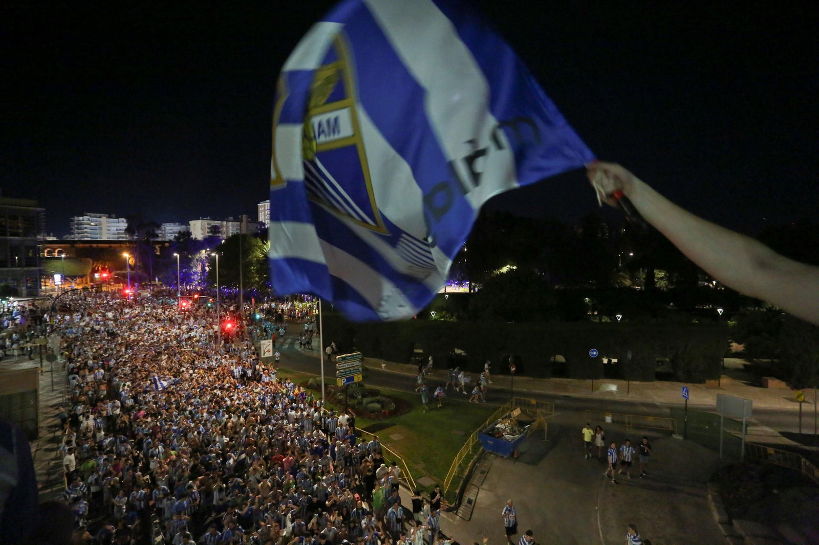 Así fue la locura del ascenso del Málaga CF en Tarragona