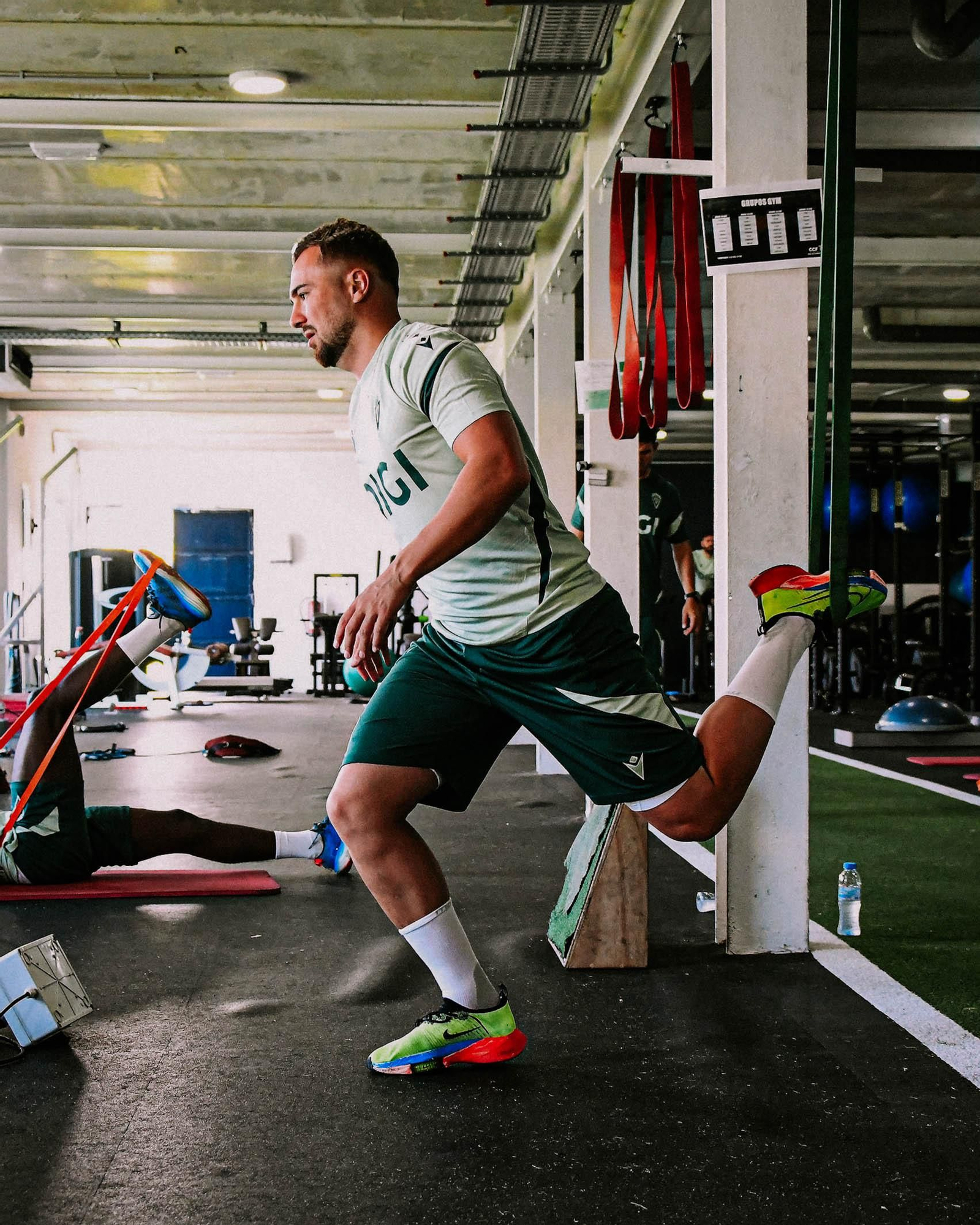 Trabajo en el gimnasio para Ontiveros.