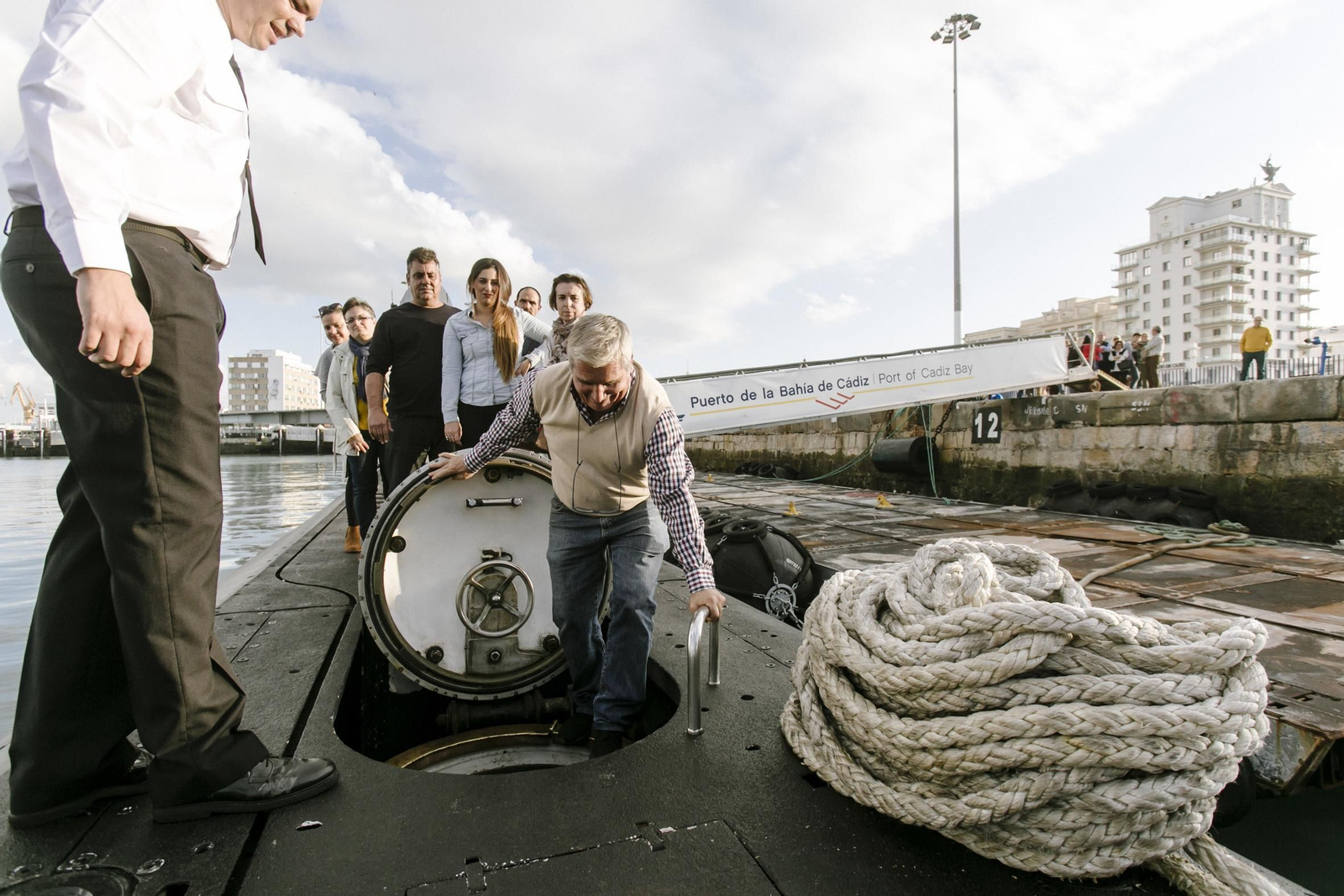 Imágenes de la visita al submarino "Mistral" atracado en Cádiz