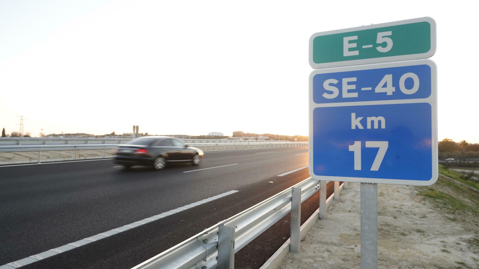 La SE-40 en el tramo de Dos Hermanas, este martes por la tarde.
