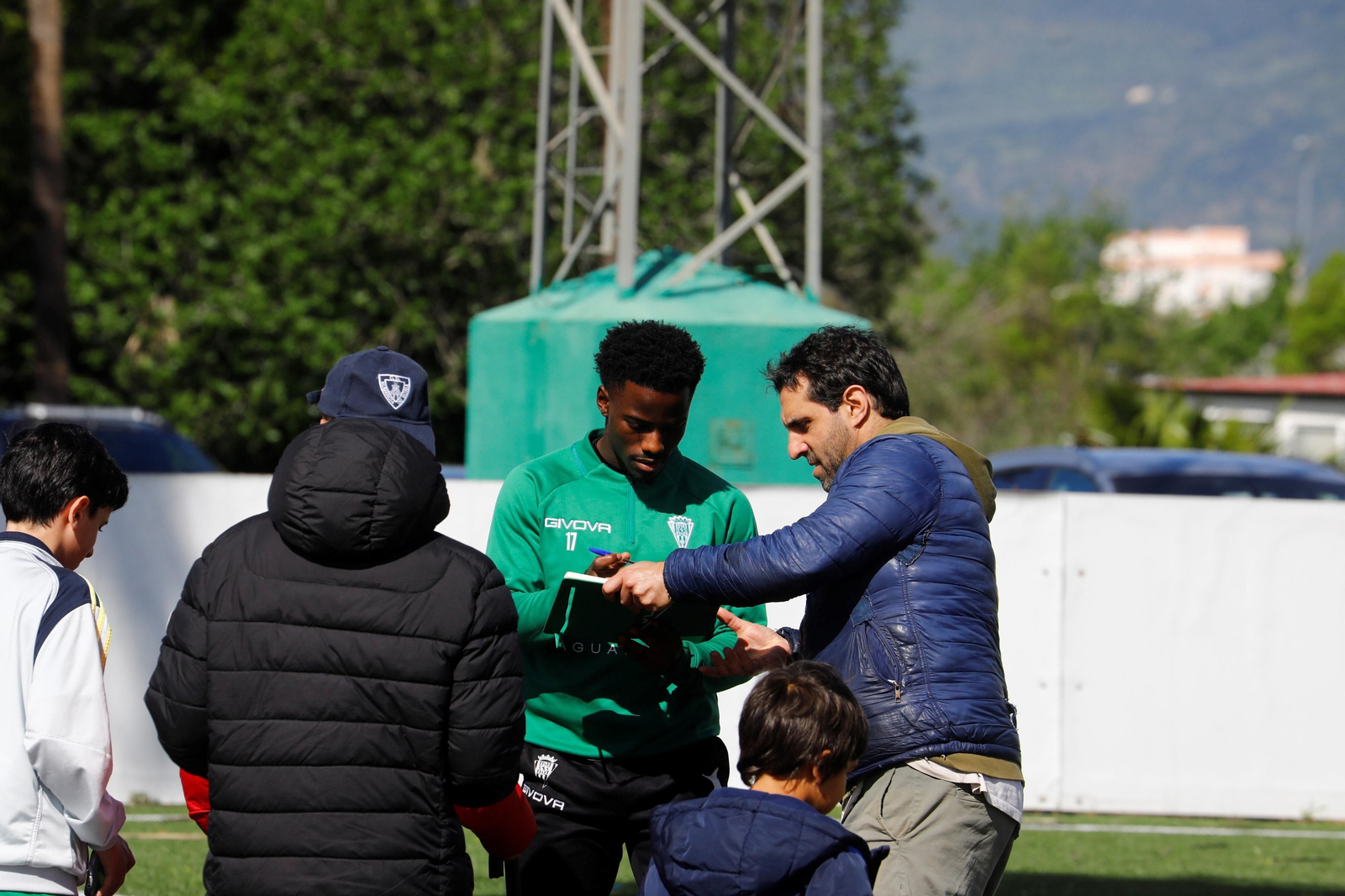 Las mejores fotos de un entrenamiento del Córdoba CF con notable presencia de su afición