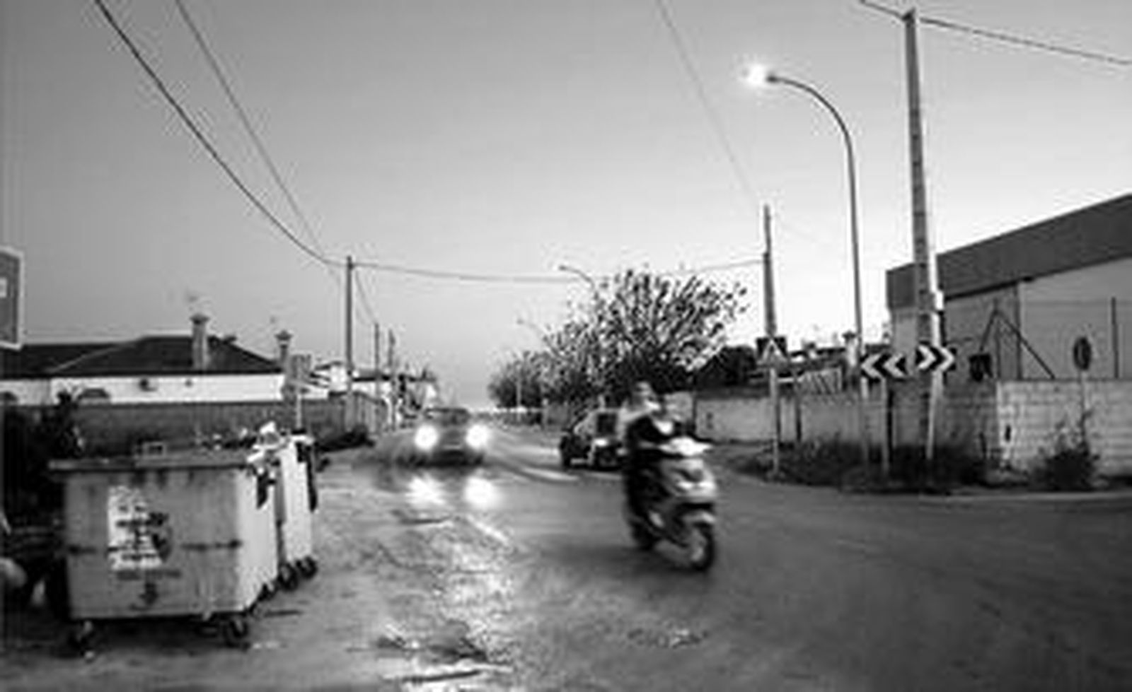 Algunas calles de la Cañada de los Barrancos ya cuentan con iluminación.