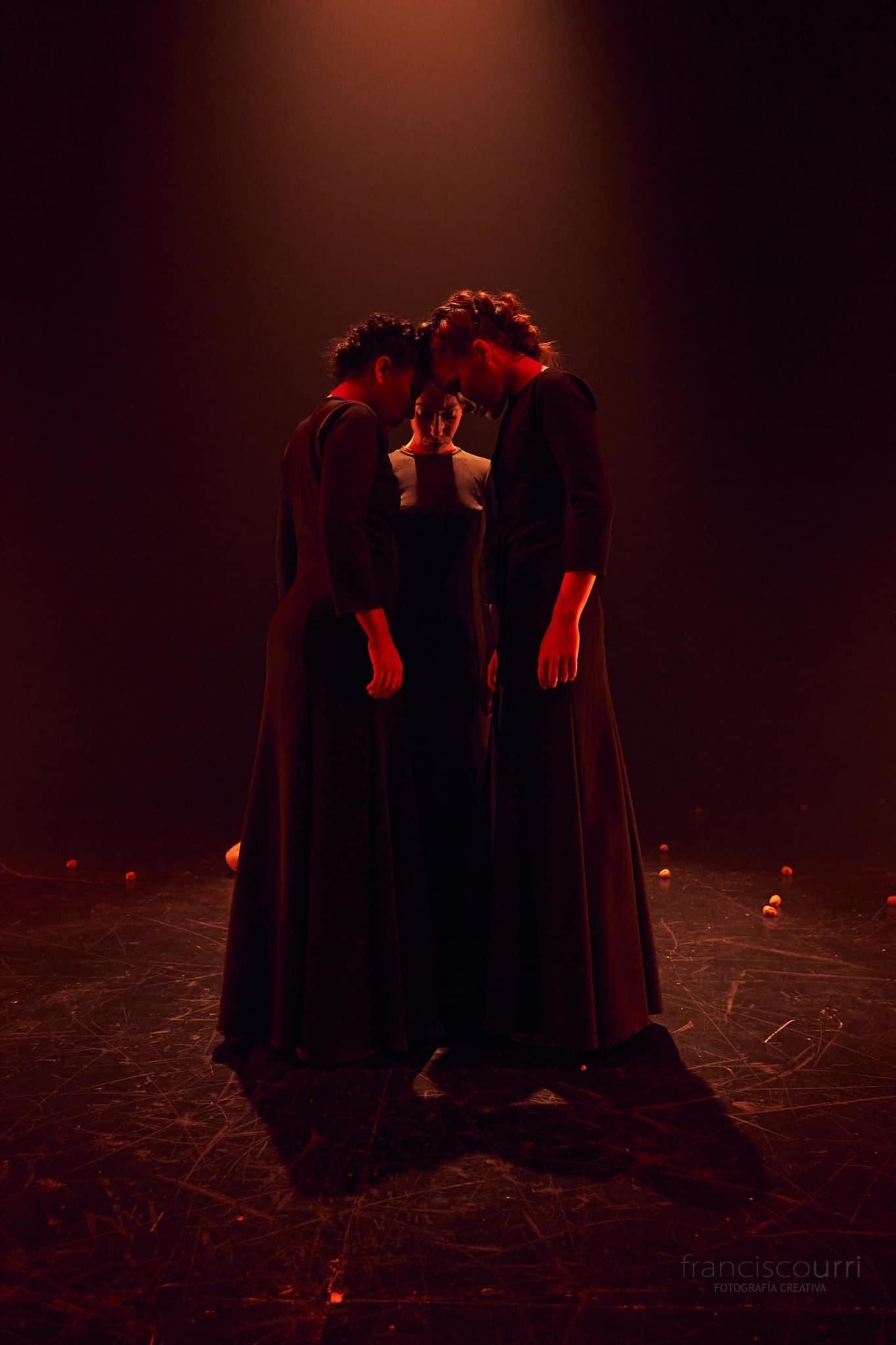 Andrea Prieto, Carmen Romero y Nieves Rosales en el espectáculo.