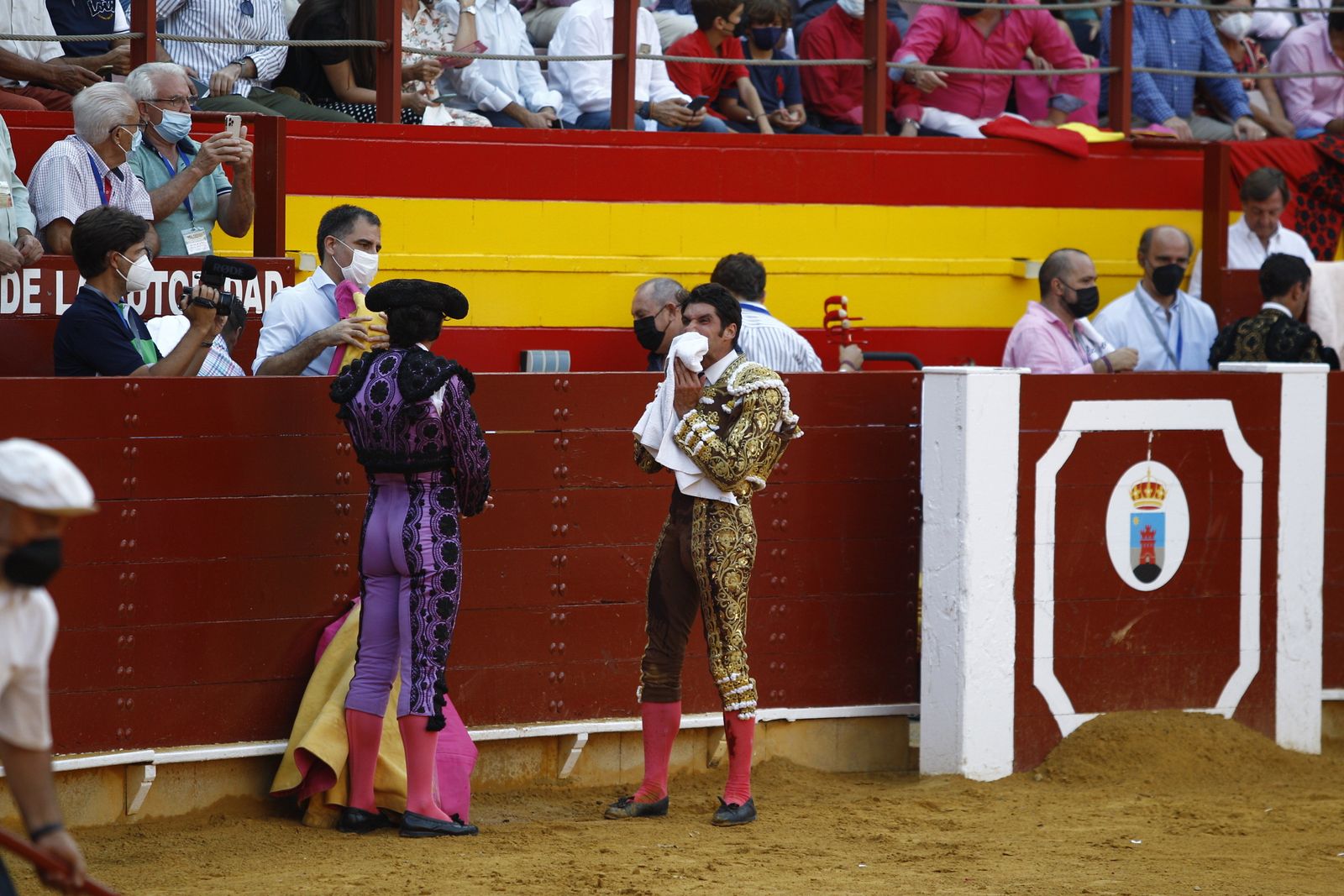 Fotogalería corrida de toros. Cayetano Rivera, Paco Ureña y Roca Rey. Roquetas de Mar.