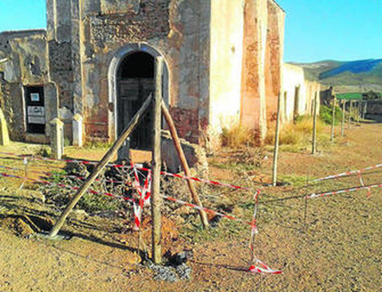 A primeras horas de la mañana de ayer ya se veían los trabajos de vallado.