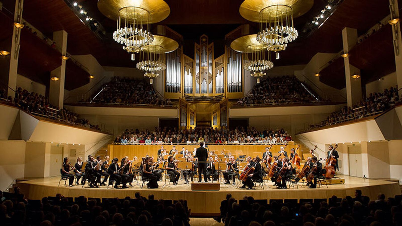Orquesta Santa Cecilia.