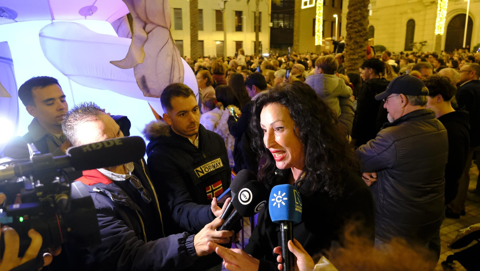 Las mejores imágenes del encendido navideño en Almería