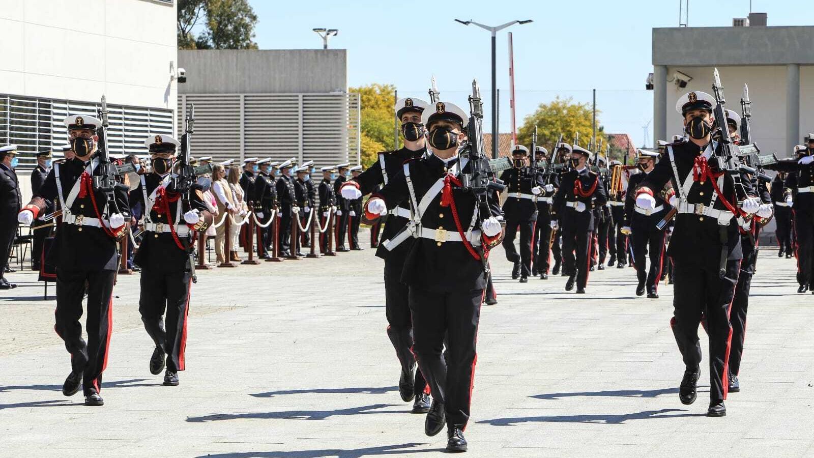 Desfile de la fuerza de infantes de Marina en la toma de posesión del nuevo comandante general. Desfile de la fuerza de infantes de Marina en la toma de posesión del nuevo comandante general.