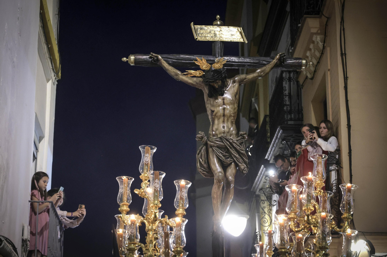 La salida de la Hermandad de el Amor en imágenes