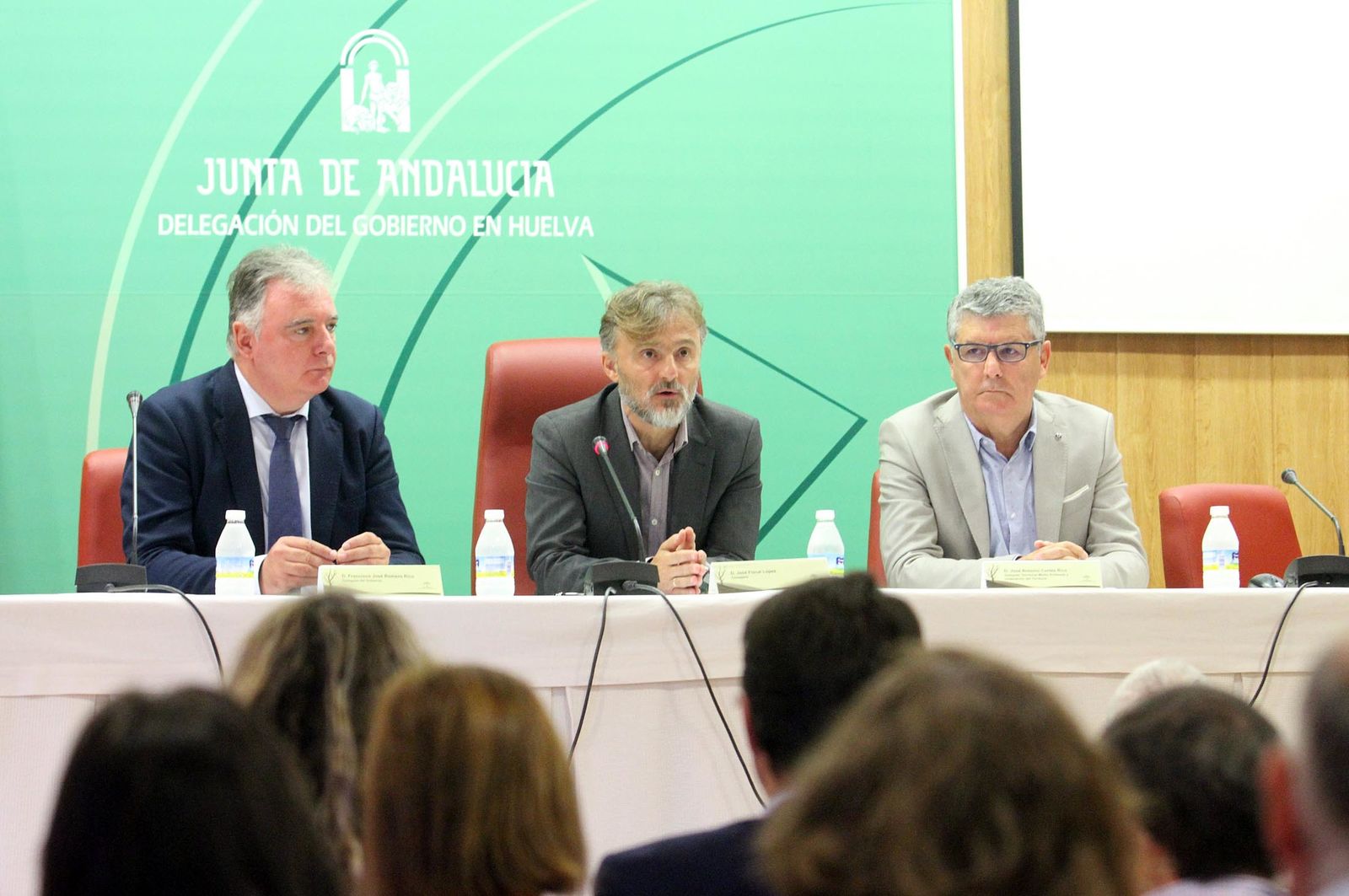 Fiscal abre la jornada informativa sobre suelos contaminados en Huelva.