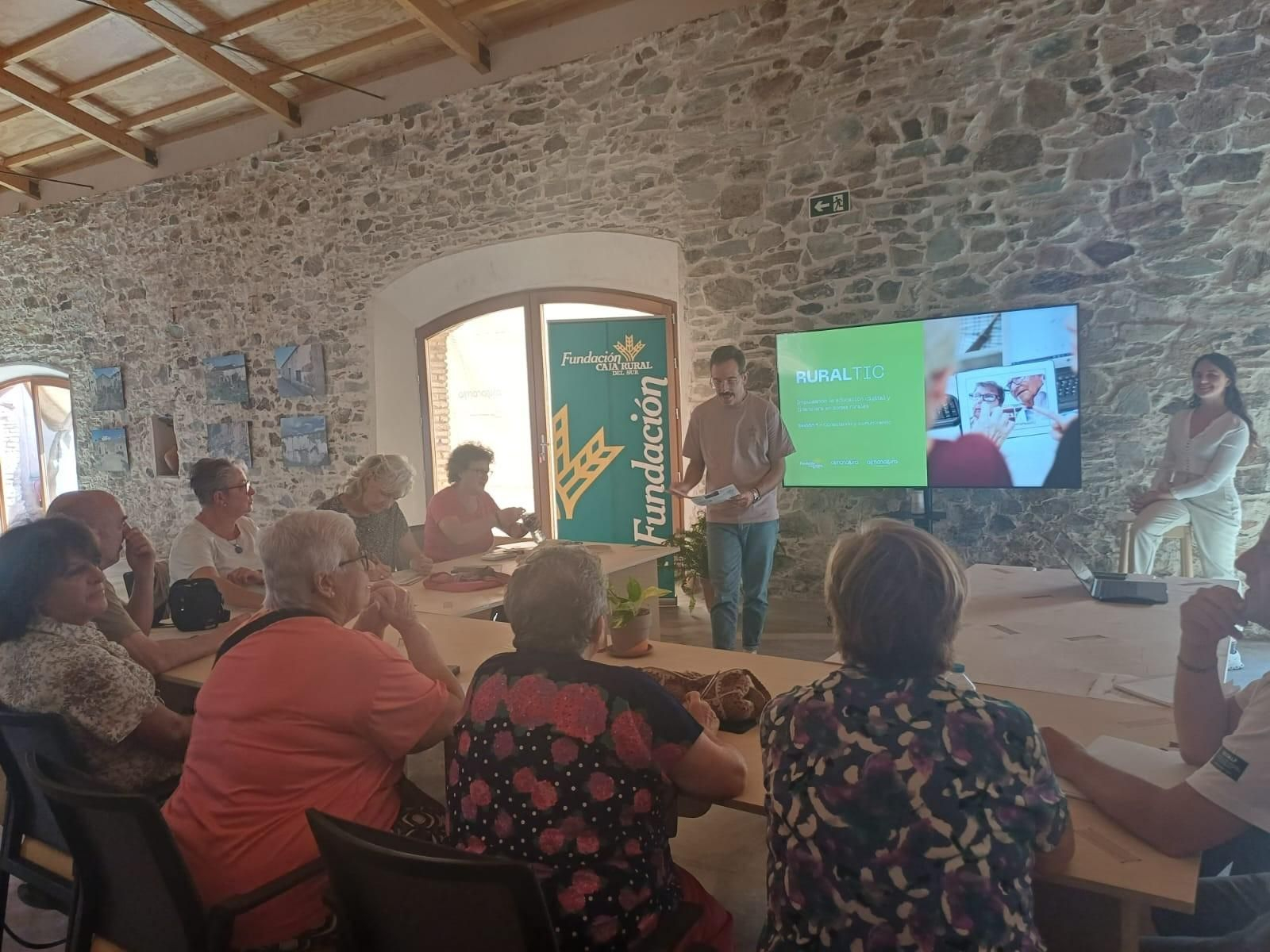 Comienzo de las sesiones de formación en el municipio de Arroyomolinos.