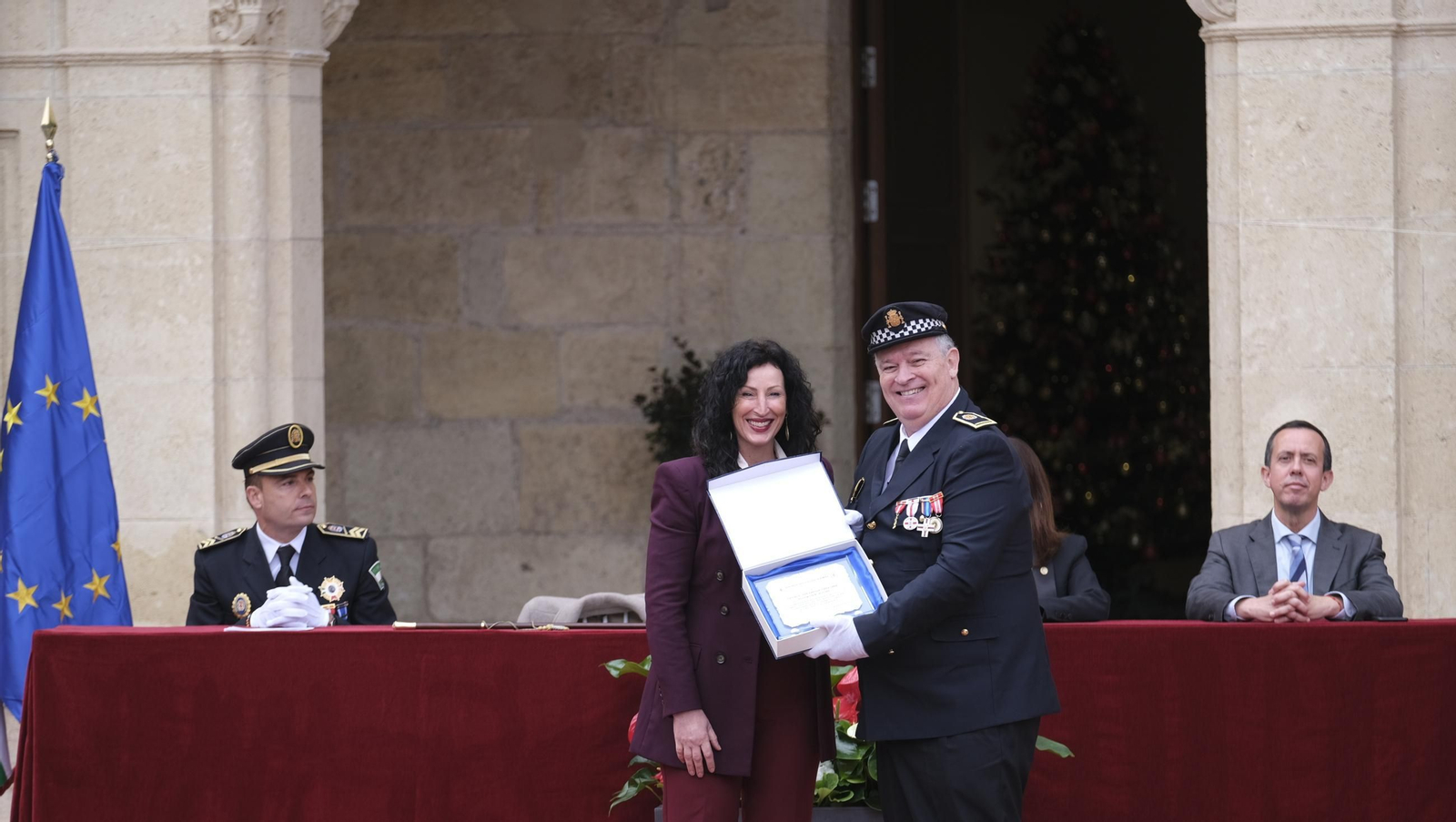 La Policía Local de Almería celebra su patrón San Esteban, en imágenes