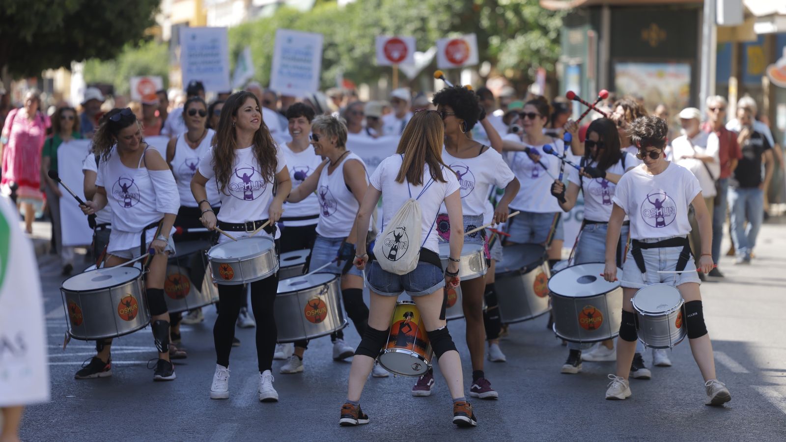 Batucada en la manifestación en defensa de Doñana.