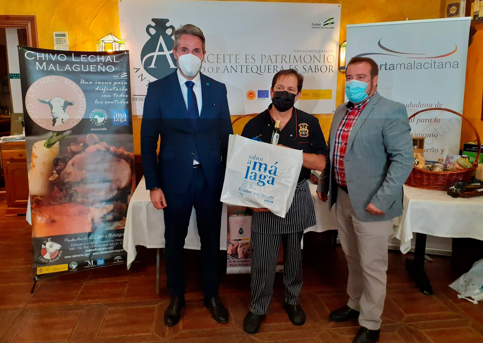 El Mesón Astorga, recoge su premio como ganador del IV Concurso Provincial de Cocina de Chivo Lechal Malagueño.