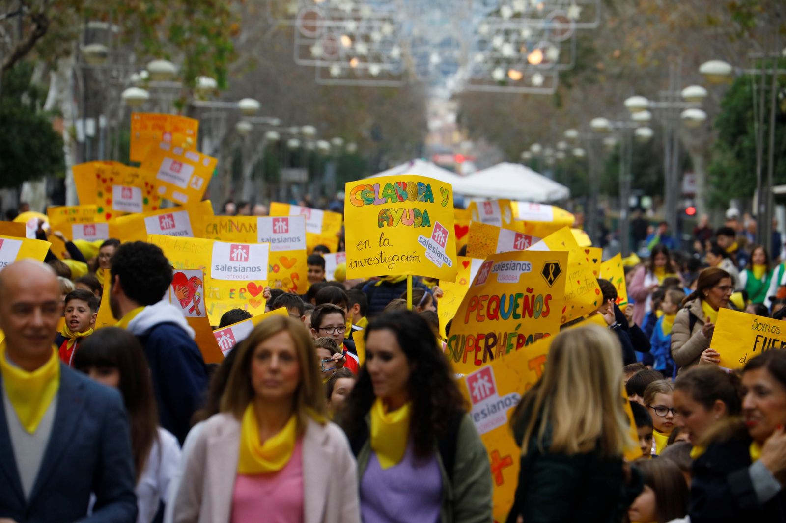 La marcha del Día Mundial Contra el Cáncer Infantil en Córdoba, en imágenes