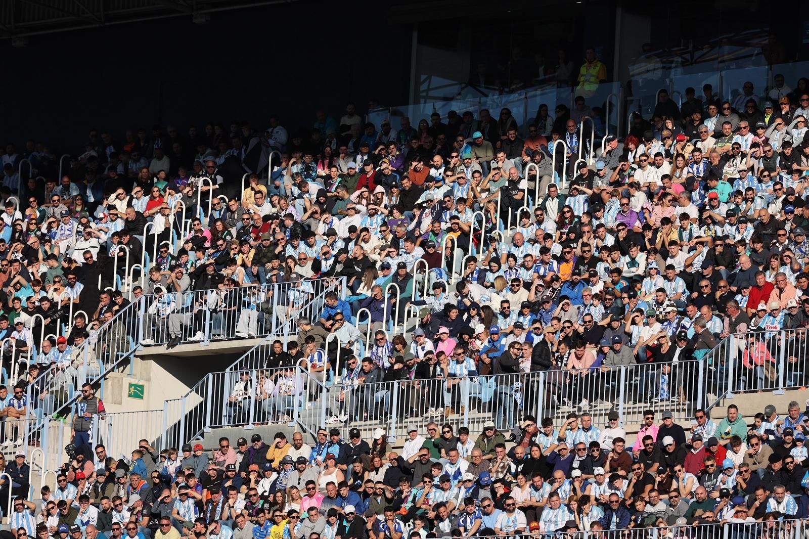 Búscate en las gradas en el Málaga CF-Ceuta