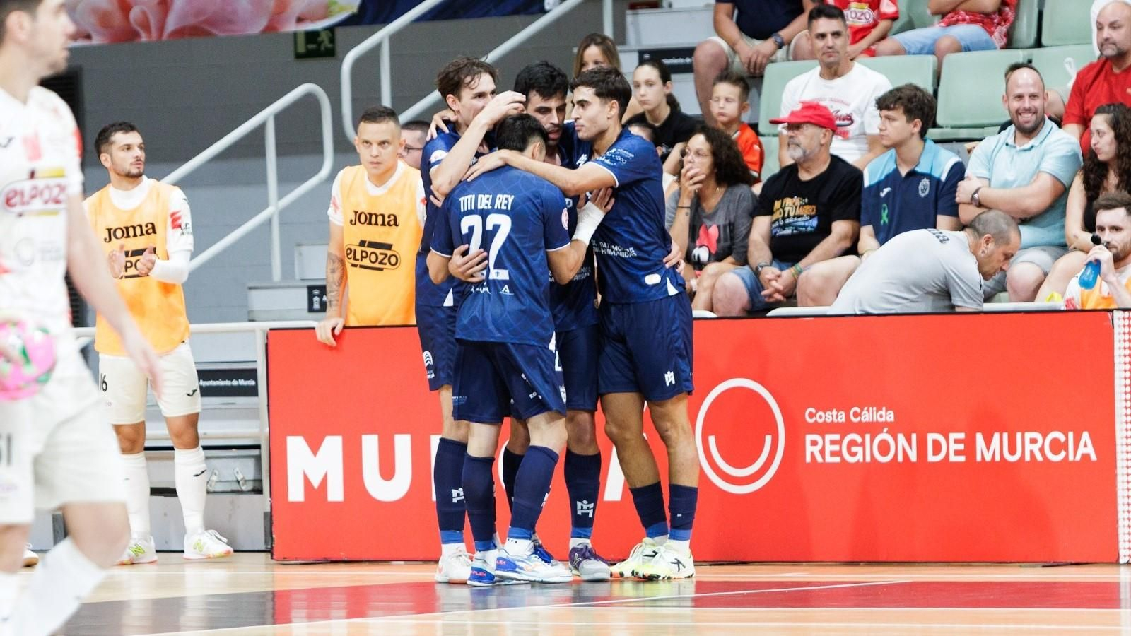 Los jugadores del Córdoba Futsal celebran el gol de Javi Aranda ante ElPozo Murcia.