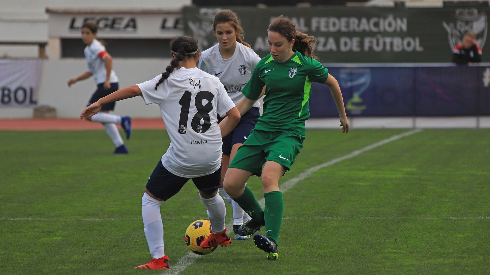 Fotos de las finales del Campeonato de Andalucía de Selecciones Provinciales de futbol femenino sub-15 y sub-17 en La Línea