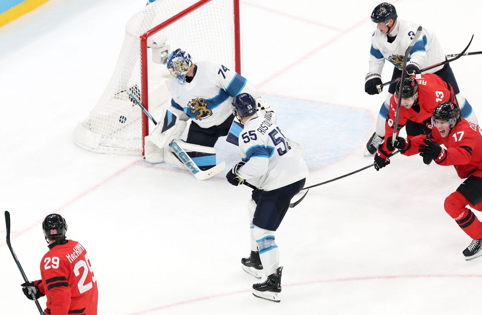 Las mejores fotos de los Juegos Olímpicos de invierno Milán Cortina d'Ampezzo 2026 | Jornada 15